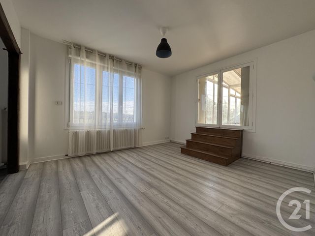 Afficher la photo en grand Maison à vendre - 7 pièces - 144,30 m2 - La Ferte Mace - 61 - BASSE-NORMANDIE