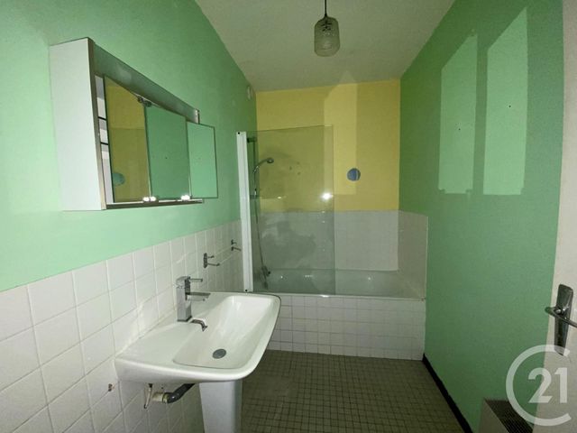 Appartement F2 à vendre - 2 pièces - 45 m2 - Bagnoles De L Orne Normandie - 61 - BASSE-NORMANDIE