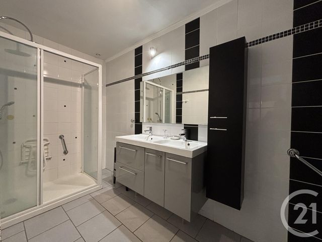 Appartement T4 à vendre - 6 pièces - 118,67 m2 - Bagnoles De L Orne Normandie - 61 - BASSE-NORMANDIE