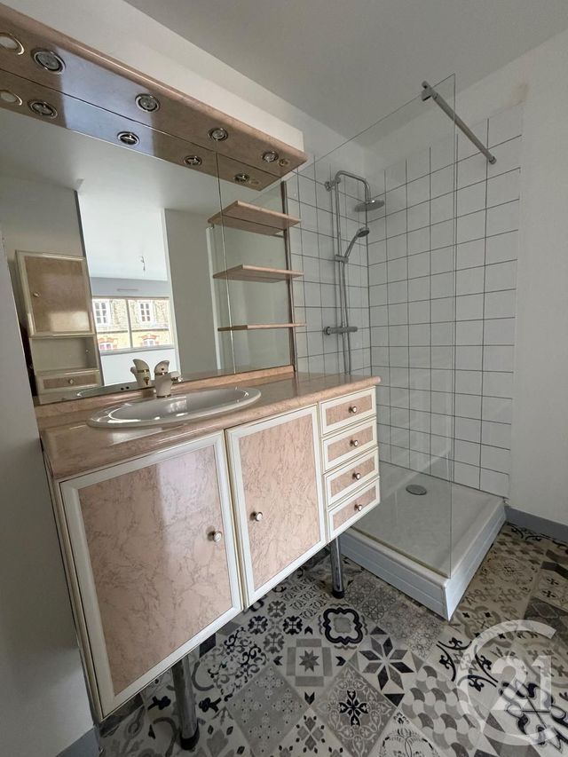 Appartement F2 &agrave; louer - 2 pi&egrave;ces - 42,06 m2 - Bagnoles De L Orne Normandie - 61 - BASSE-NORMANDIE