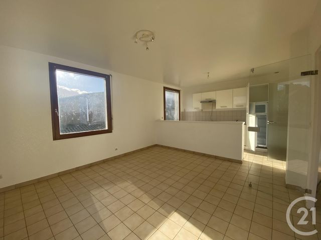 Maison &agrave; louer - 5 pi&egrave;ces - 102,65 m2 - La Ferte Mace - 61 - BASSE-NORMANDIE