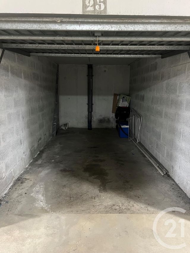 Parking &agrave; louer - 13 m2 - Bagnoles De L Orne Normandie - 61 - BASSE-NORMANDIE