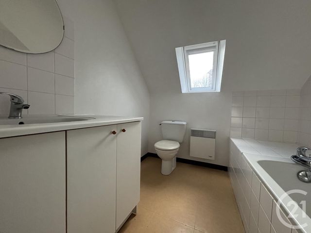 Maison &agrave; louer - 4 pi&egrave;ces - 96,80 m2 - Ste Marguerite De Carrouges - 61 - BASSE-NORMANDIE