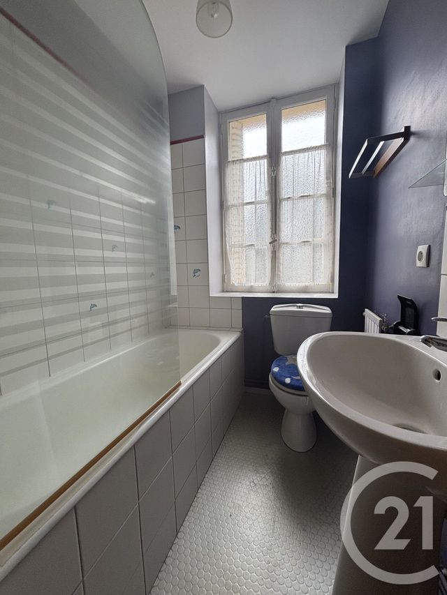Appartement T3 &agrave; vendre - 4 pi&egrave;ces - 62,32 m2 - Bagnoles De L Orne Normandie - 61 - BASSE-NORMANDIE