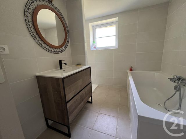 Maison &agrave; louer - 6 pi&egrave;ces - 130,82 m2 - Juvigny Val D Andaine - 61 - BASSE-NORMANDIE