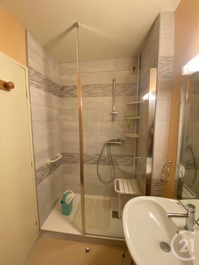 Appartement F2 &agrave; louer - 2 pi&egrave;ces - 37,55 m2 - Bagnoles De L Orne Normandie - 61 - BASSE-NORMANDIE