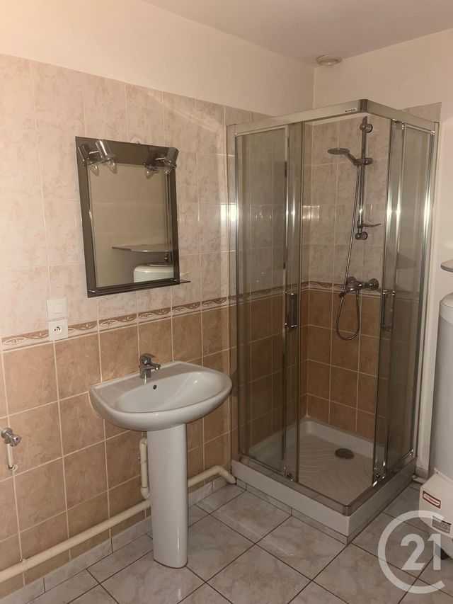 Appartement &agrave; louer - 3 pi&egrave;ces - 64,08 m2 - Domfront En Poiraie - 61 - BASSE-NORMANDIE