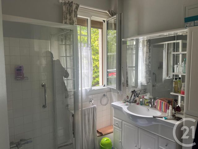 Appartement F4 &agrave; louer - 4 pi&egrave;ces - 90,11 m2 - Bagnoles De L Orne Normandie - 61 - BASSE-NORMANDIE