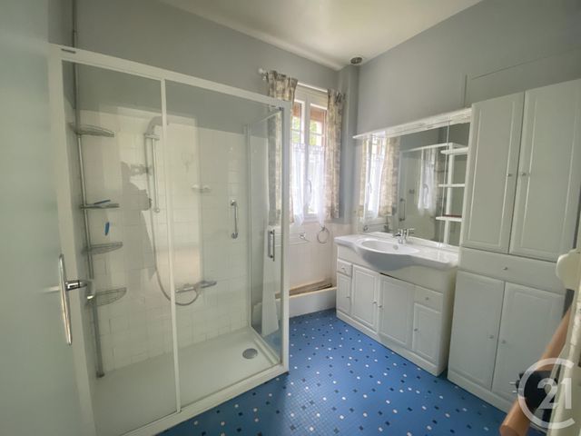 Appartement F4 &agrave; louer - 4 pi&egrave;ces - 90,11 m2 - Bagnoles De L Orne Normandie - 61 - BASSE-NORMANDIE