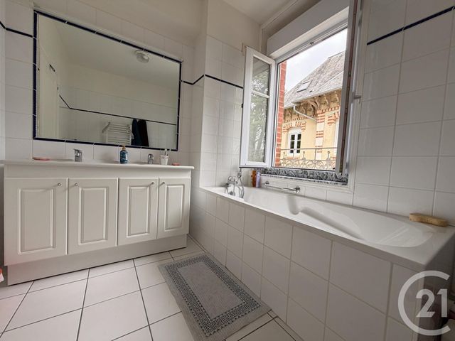 Appartement T3 &agrave; vendre - 3 pi&egrave;ces - 84 m2 - Bagnoles De L Orne Normandie - 61 - BASSE-NORMANDIE