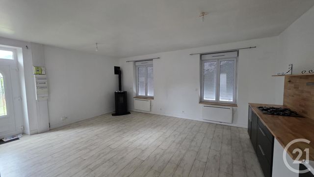 Maison &agrave; louer - 5 pi&egrave;ces - 77,37 m2 - Bagnoles De L Orne Normandie - 61 - BASSE-NORMANDIE