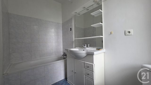 Maison &agrave; louer - 5 pi&egrave;ces - 77,37 m2 - Bagnoles De L Orne Normandie - 61 - BASSE-NORMANDIE