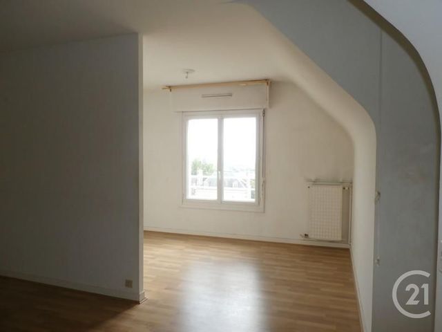 Appartement F3 &agrave; louer - 2 pi&egrave;ces - 57 m2 - Domfront En Poiraie - 61 - BASSE-NORMANDIE