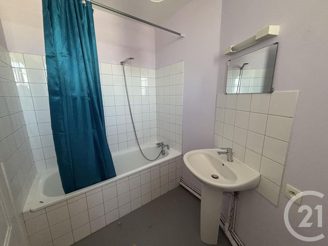 Appartement à louer - 5 pièces - 99 m2 - Domfront En Poiraie - 61 - BASSE-NORMANDIE