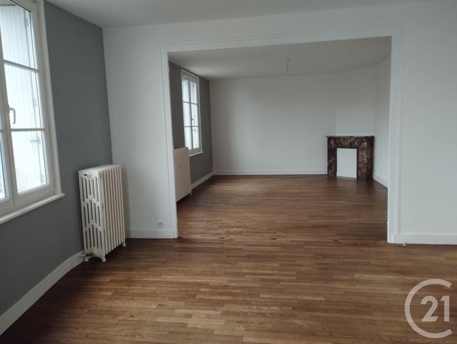 Appartement à louer - 5 pièces - 99 m2 - Domfront En Poiraie - 61 - BASSE-NORMANDIE