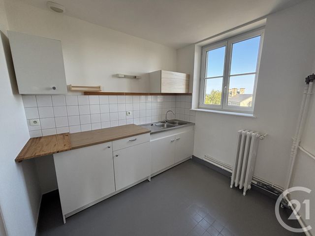 Appartement à louer - 5 pièces - 99 m2 - Domfront En Poiraie - 61 - BASSE-NORMANDIE