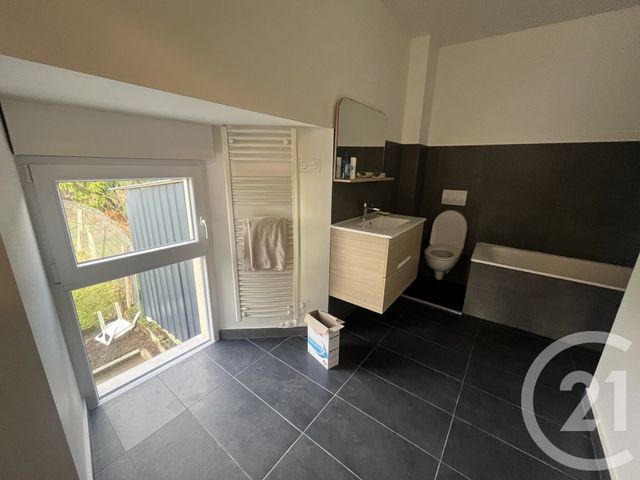 Appartement à louer - 3 pièces - 56,90 m2 - Lonlay L Abbaye - 61 - BASSE-NORMANDIE