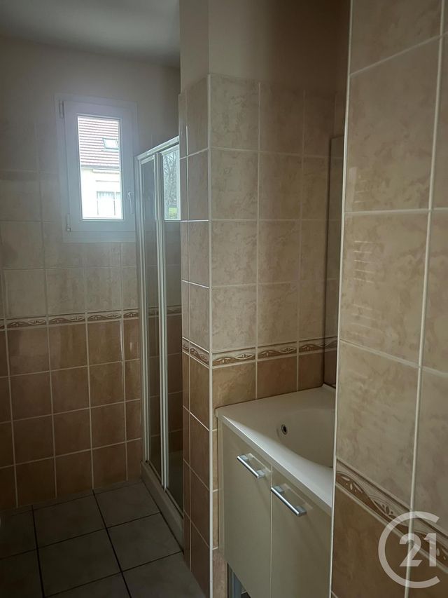 Appartement F2 &agrave; louer - 2 pi&egrave;ces - 37 m2 - Domfront En Poiraie - 61 - BASSE-NORMANDIE