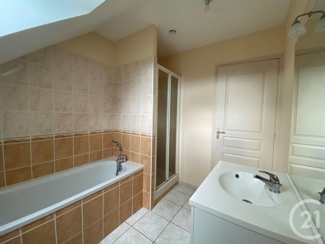 Appartement F3 &agrave; louer - 3 pi&egrave;ces - 64,71 m2 - Domfront En Poiraie - 61 - BASSE-NORMANDIE