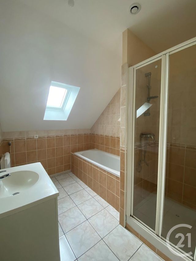 Appartement F3 &agrave; louer - 3 pi&egrave;ces - 64,71 m2 - Domfront En Poiraie - 61 - BASSE-NORMANDIE