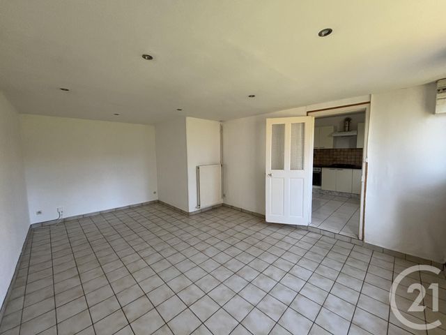 Afficher la photo en grand Maison à vendre - 3 pièces - 73,41 m2 - Domfront En Poiraie - 61 - BASSE-NORMANDIE