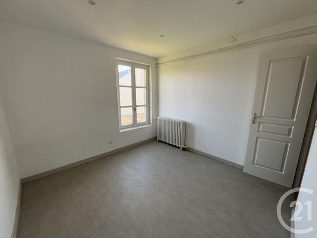 Afficher la photo en grand Maison à vendre - 3 pièces - 73,41 m2 - Domfront En Poiraie - 61 - BASSE-NORMANDIE