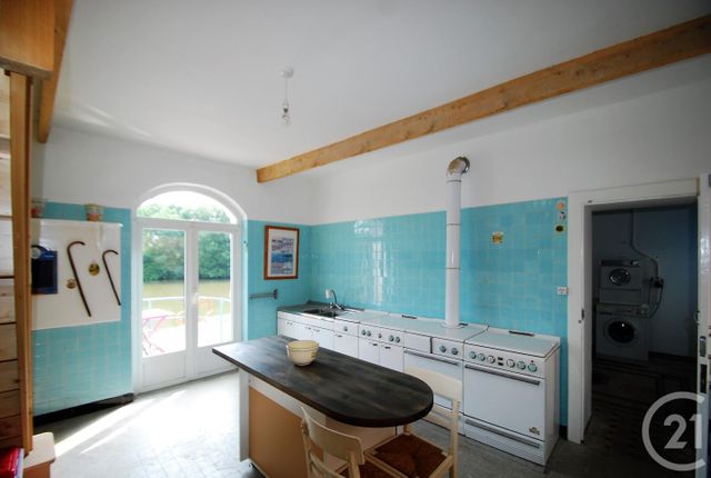 Afficher la photo en grand Maison à vendre - 9 pièces - 237,50 m2 - Lassay Les Chateaux - 53 - PAYS-DE-LOIRE