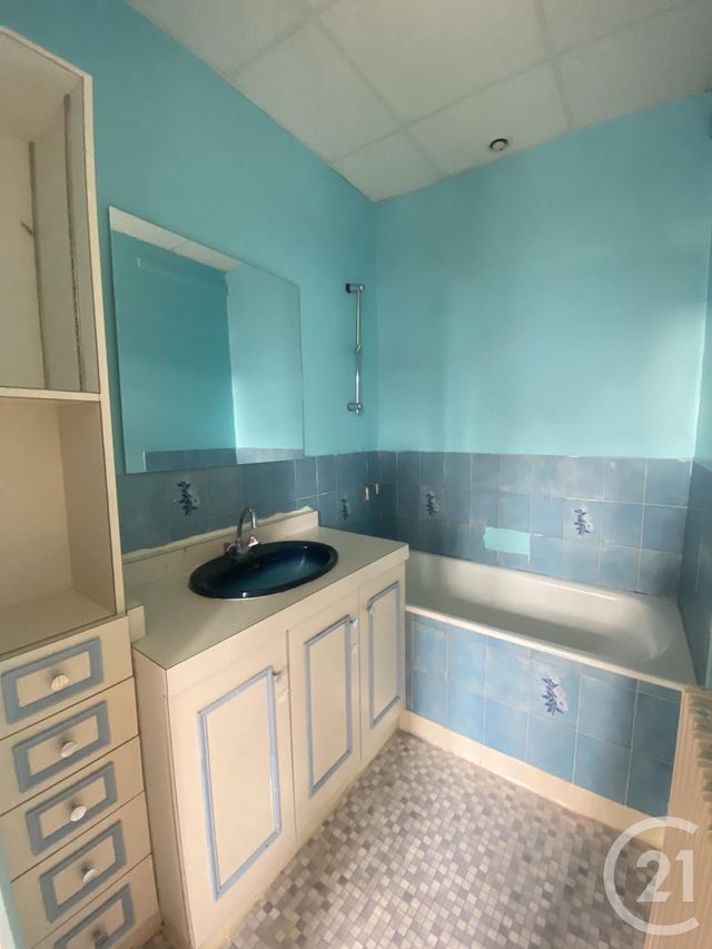 Appartement à louer - 5 pièces - 122 m2 - Lassay Les Chateaux - 53 - PAYS-DE-LOIRE