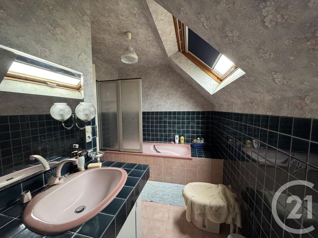 Maison à vendre - 6 pièces - 135,81 m2 - Neuilly Le Vendin - 53 - PAYS-DE-LOIRE